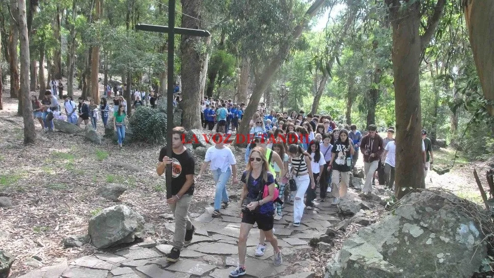 Semana Santa: Este jueves se realizó el Vía Crucis de la Juventud